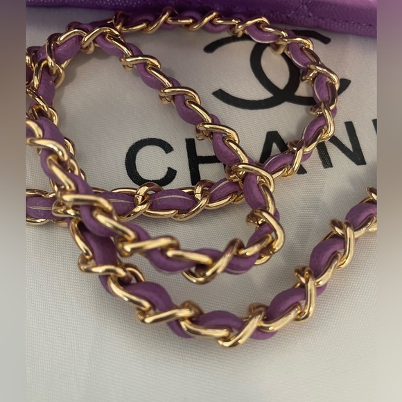 💜 💐 CHANEL purple Quilted Clutch Top wallet with Gold Chain crossbody purse - Picture 3 of 6